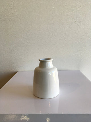 White ceramic budvase medium - Plum Social Events & Flowers